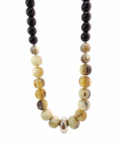 Horn necklace with onyx