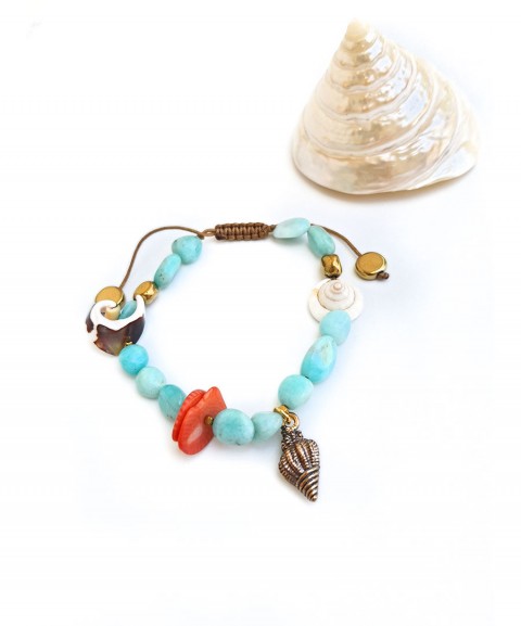 Jade bracelet with corals...