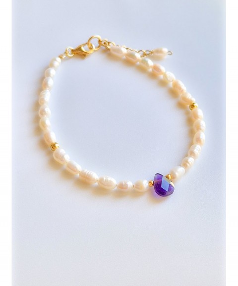 Bracelet with tiny pearls...