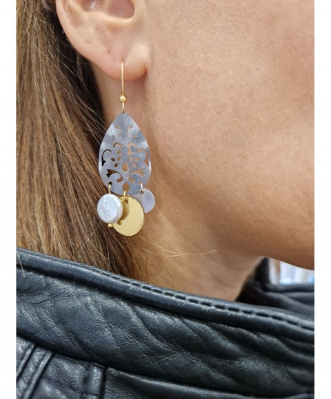 Long earrings with round...