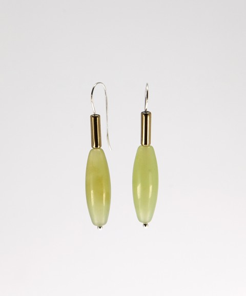 Jade earrings with hematite