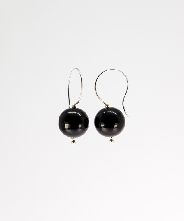Onyx balls earrings